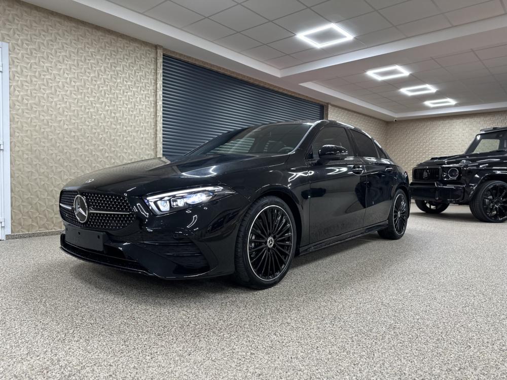 MERCEDES-BENZ A200 1.4T AMG