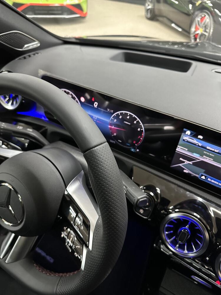 MERCEDES-BENZ A200 1.4T AMG