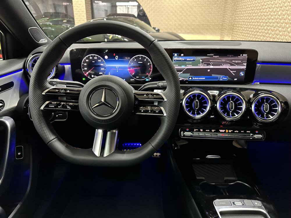 MERCEDES-BENZ A200 1.4T AMG