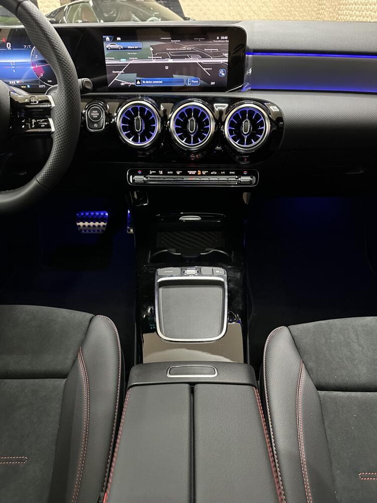 MERCEDES-BENZ A200 1.4T AMG